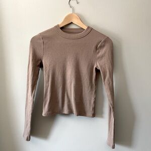 Abercrombie & Fitch “Soft A&F Essentials” ribbed cropped long sleeve - sz XS
